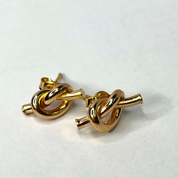 Solid 14K Yellow Gold Knot Earring Studs .50"x.25" - Picture 4 of 9